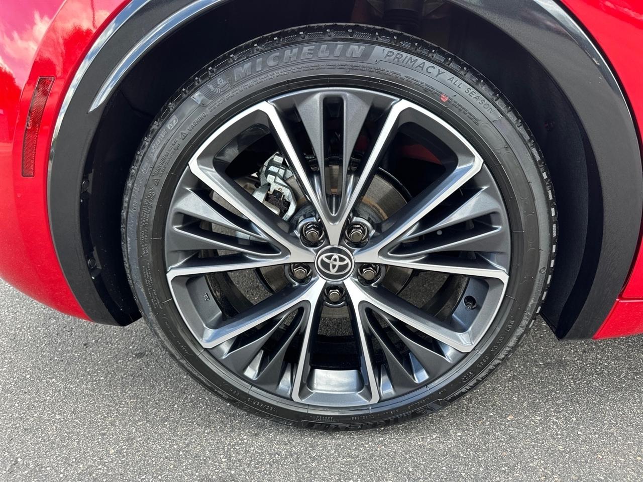 Toyota Prius Limited AWD (Natl) 2024