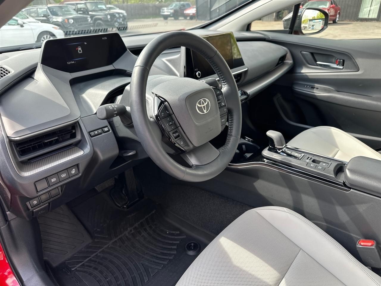 Toyota Prius Limited AWD (Natl) 2024