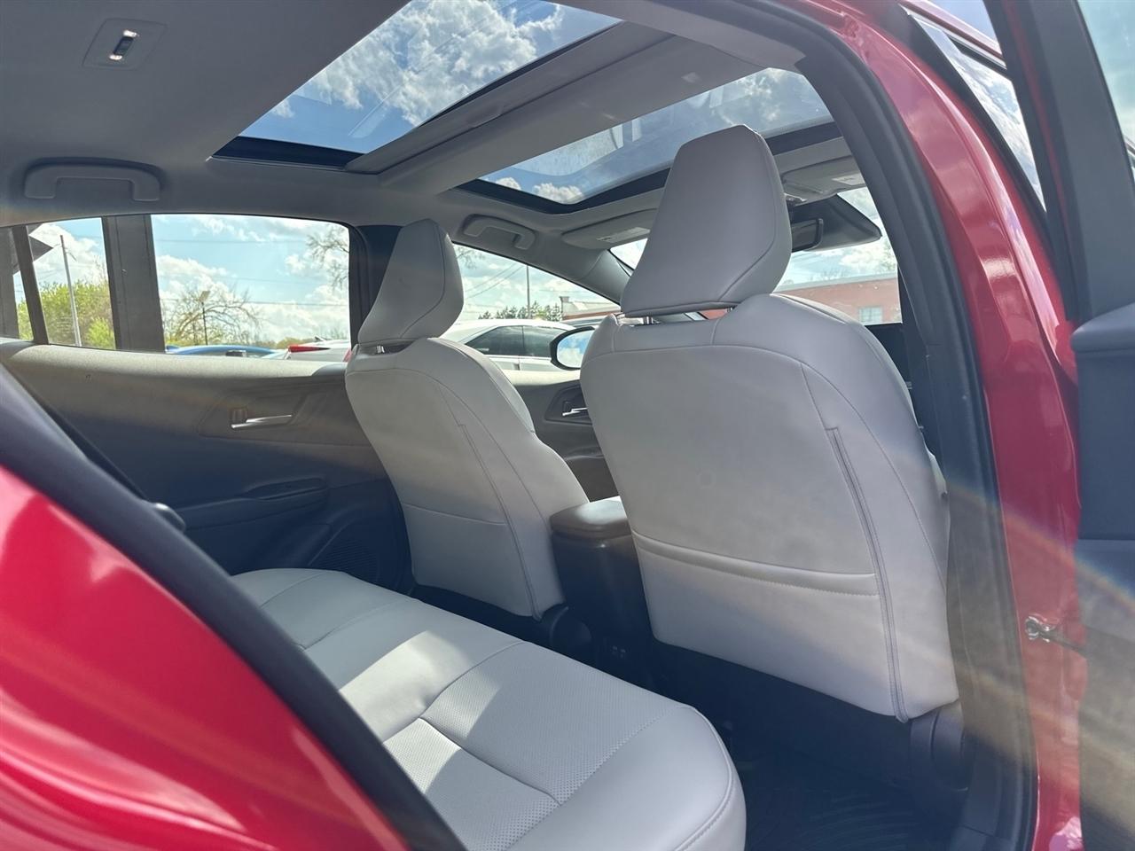 Toyota Prius Limited AWD (Natl) 2024