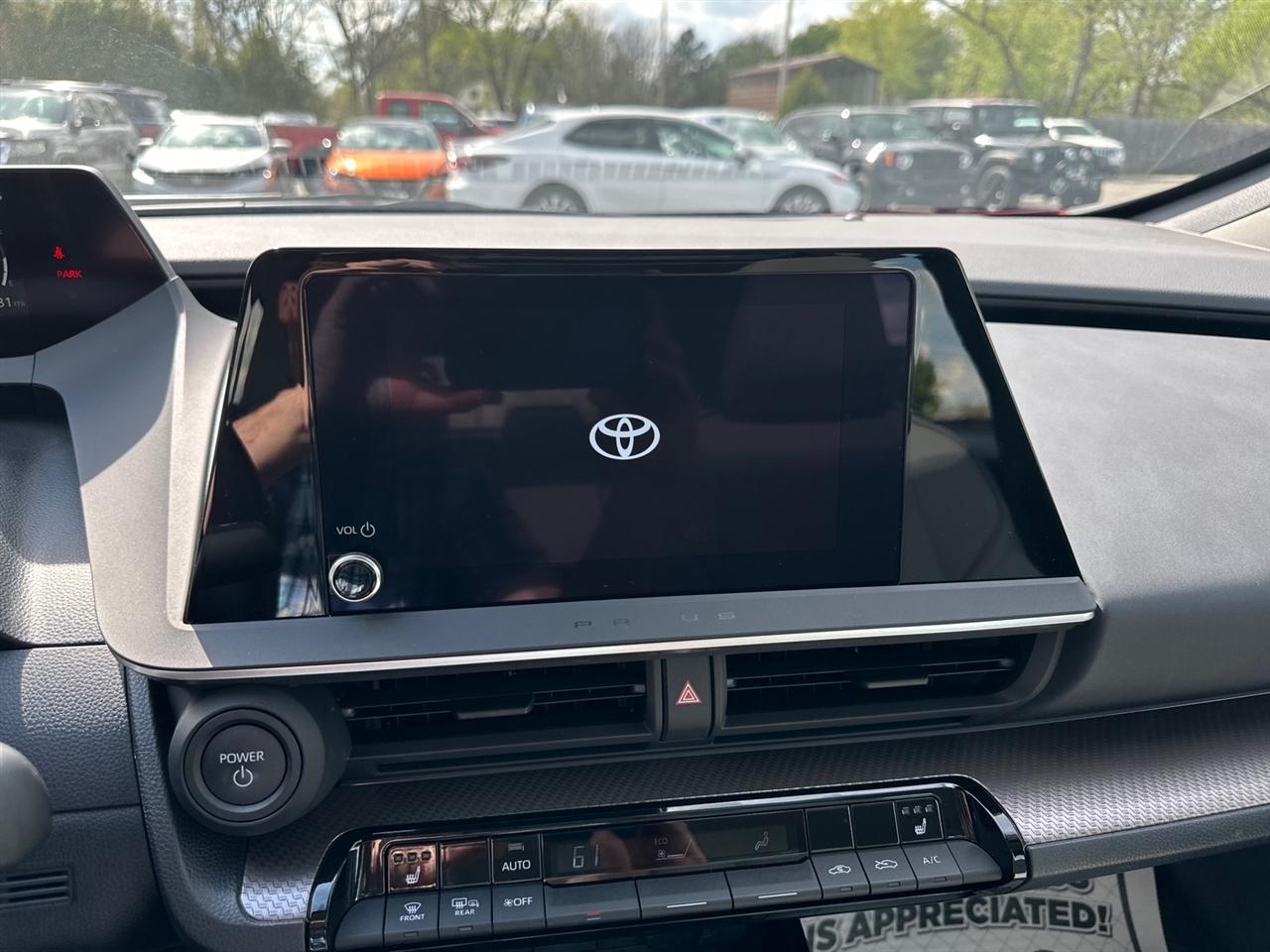 Toyota Prius Limited AWD (Natl) 2024