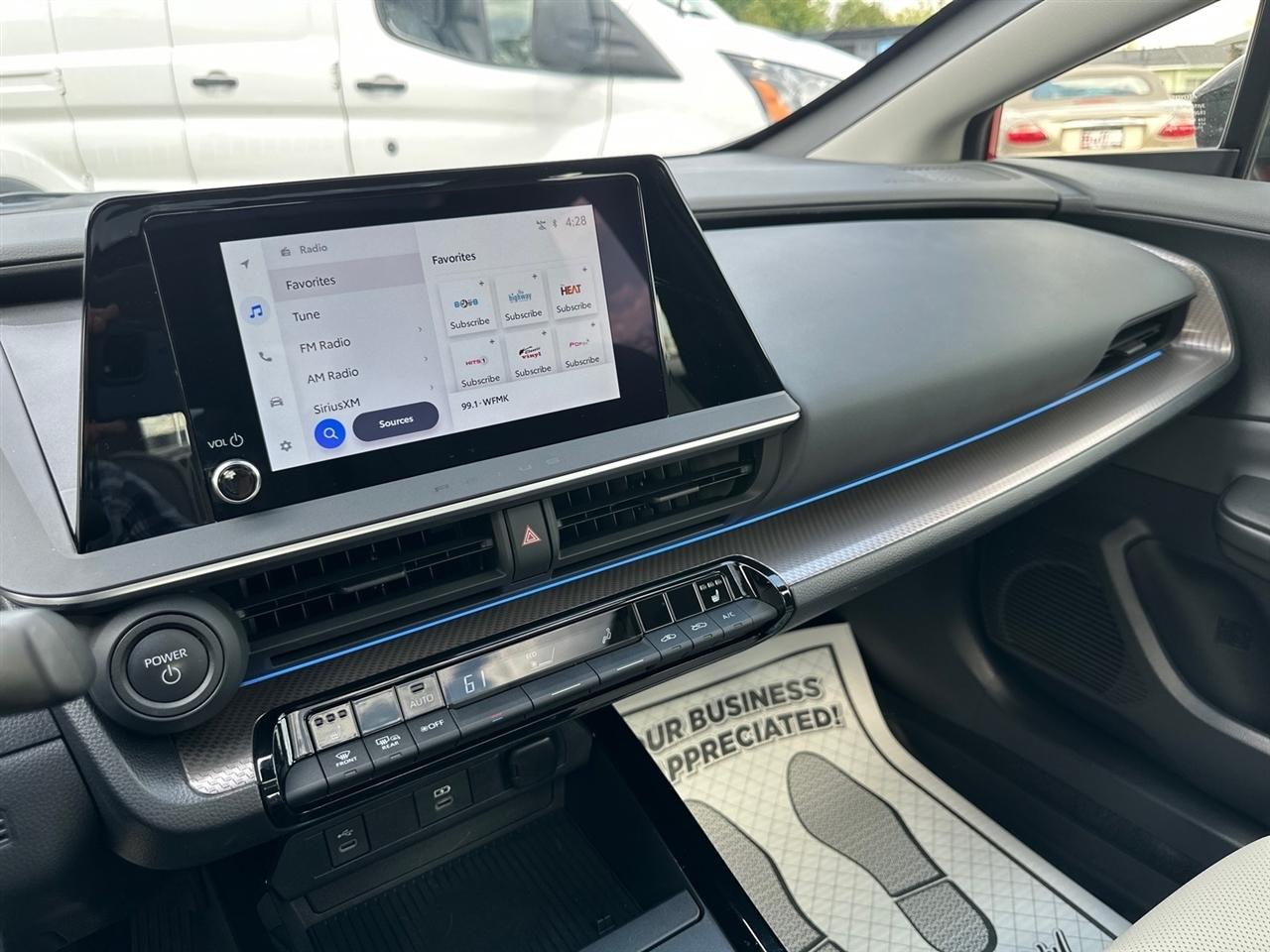 Toyota Prius Limited AWD (Natl) 2024