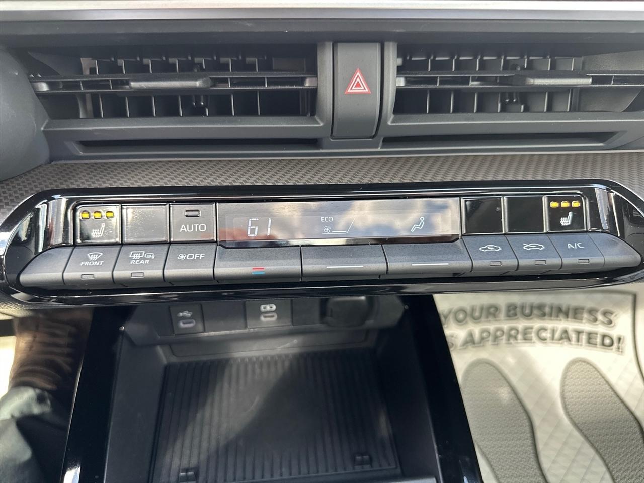 Toyota Prius Limited AWD (Natl) 2024