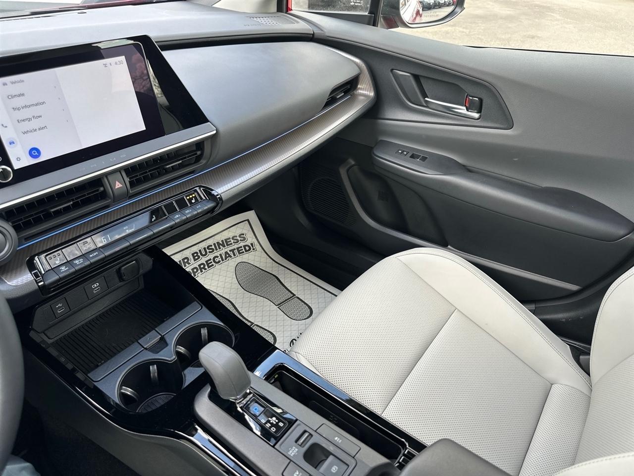 Toyota Prius Limited AWD (Natl) 2024