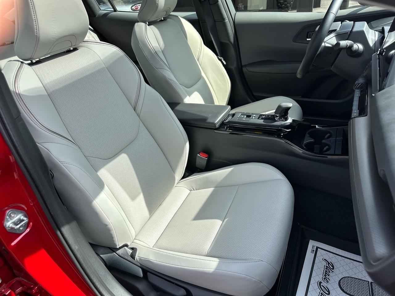 Toyota Prius Limited AWD (Natl) 2024