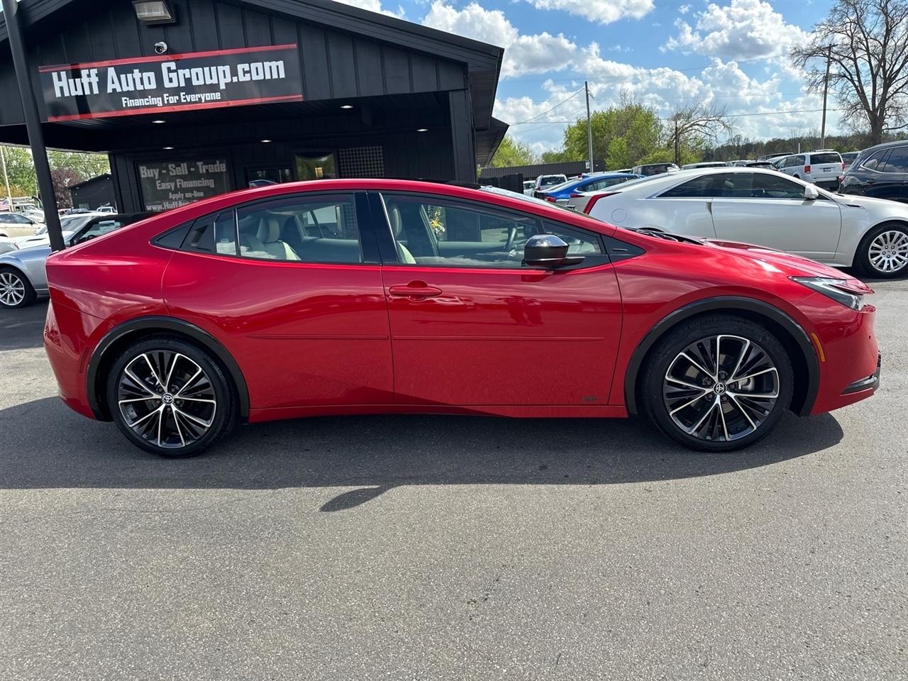Toyota Prius Limited AWD (Natl) 2024