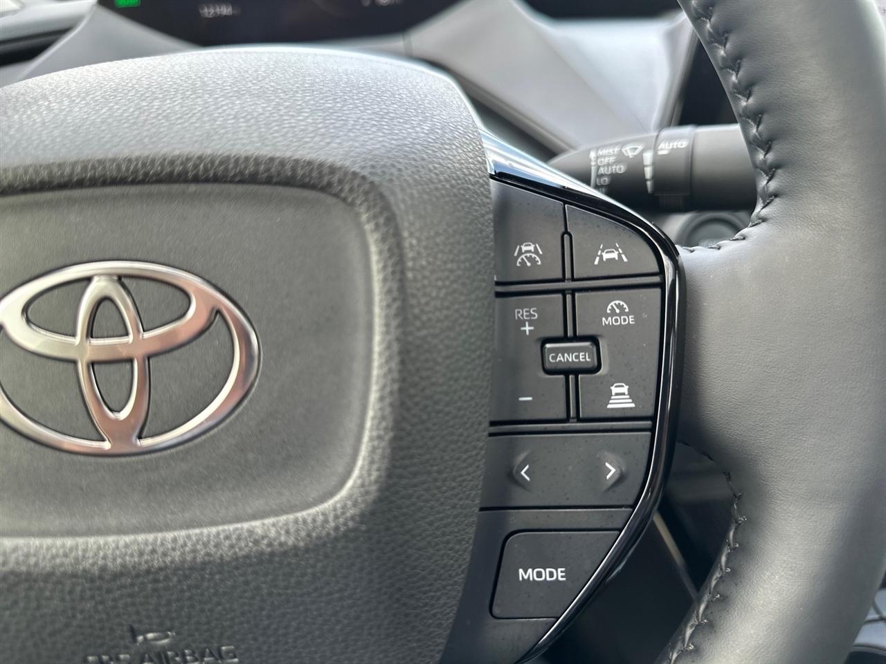 Toyota Prius Limited AWD (Natl) 2024