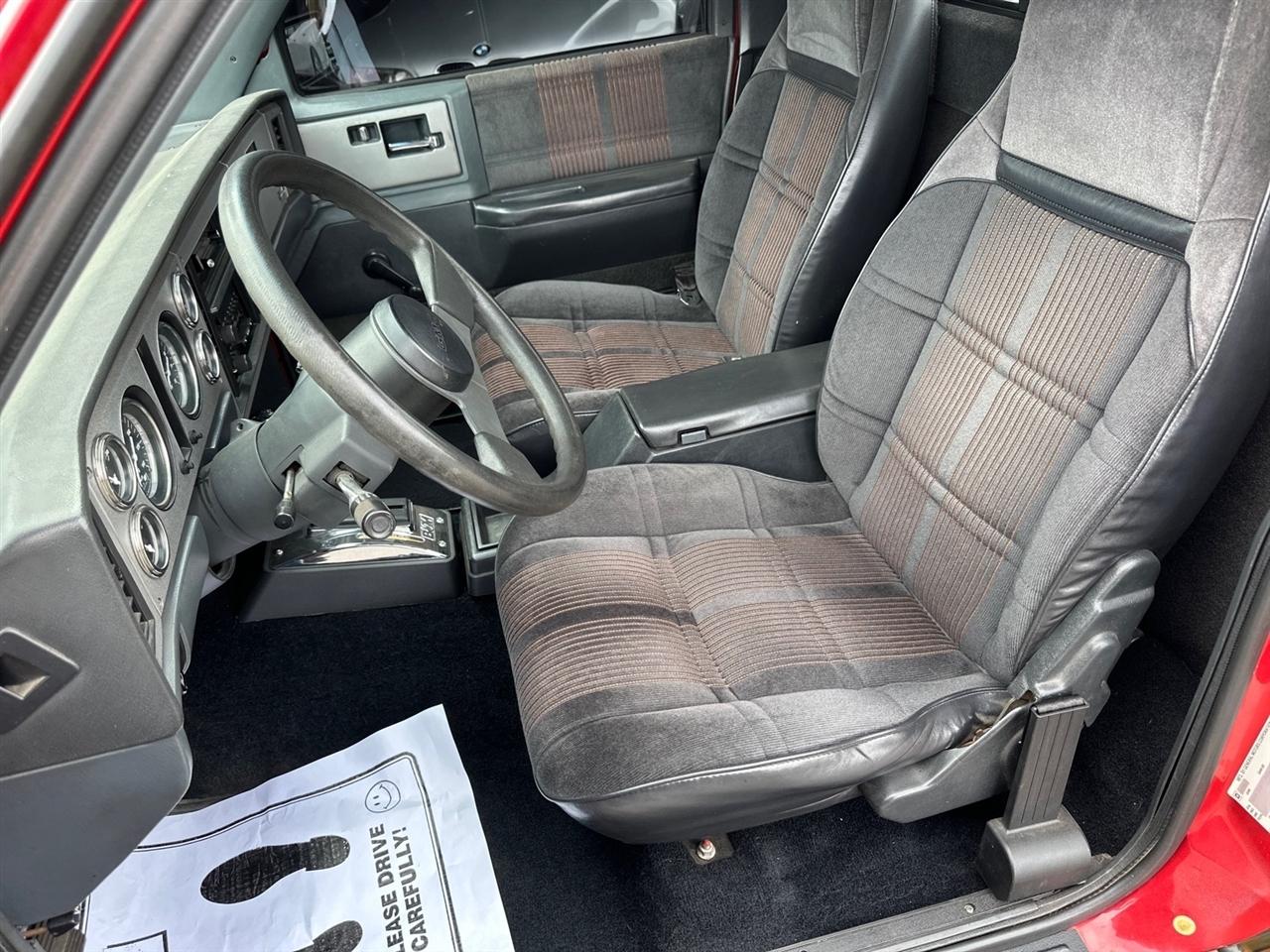 GMC S-15  1982