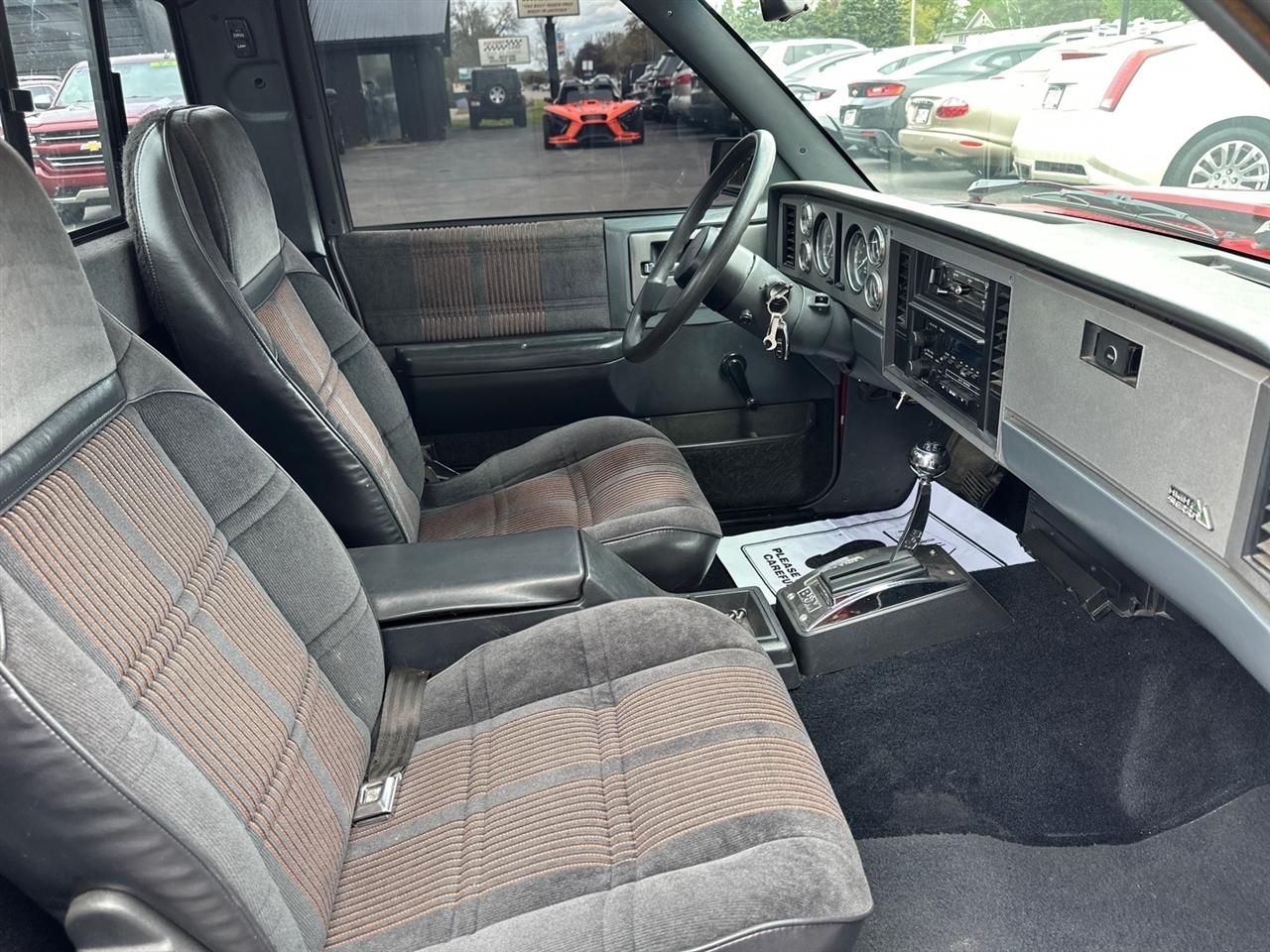 GMC S-15  1982