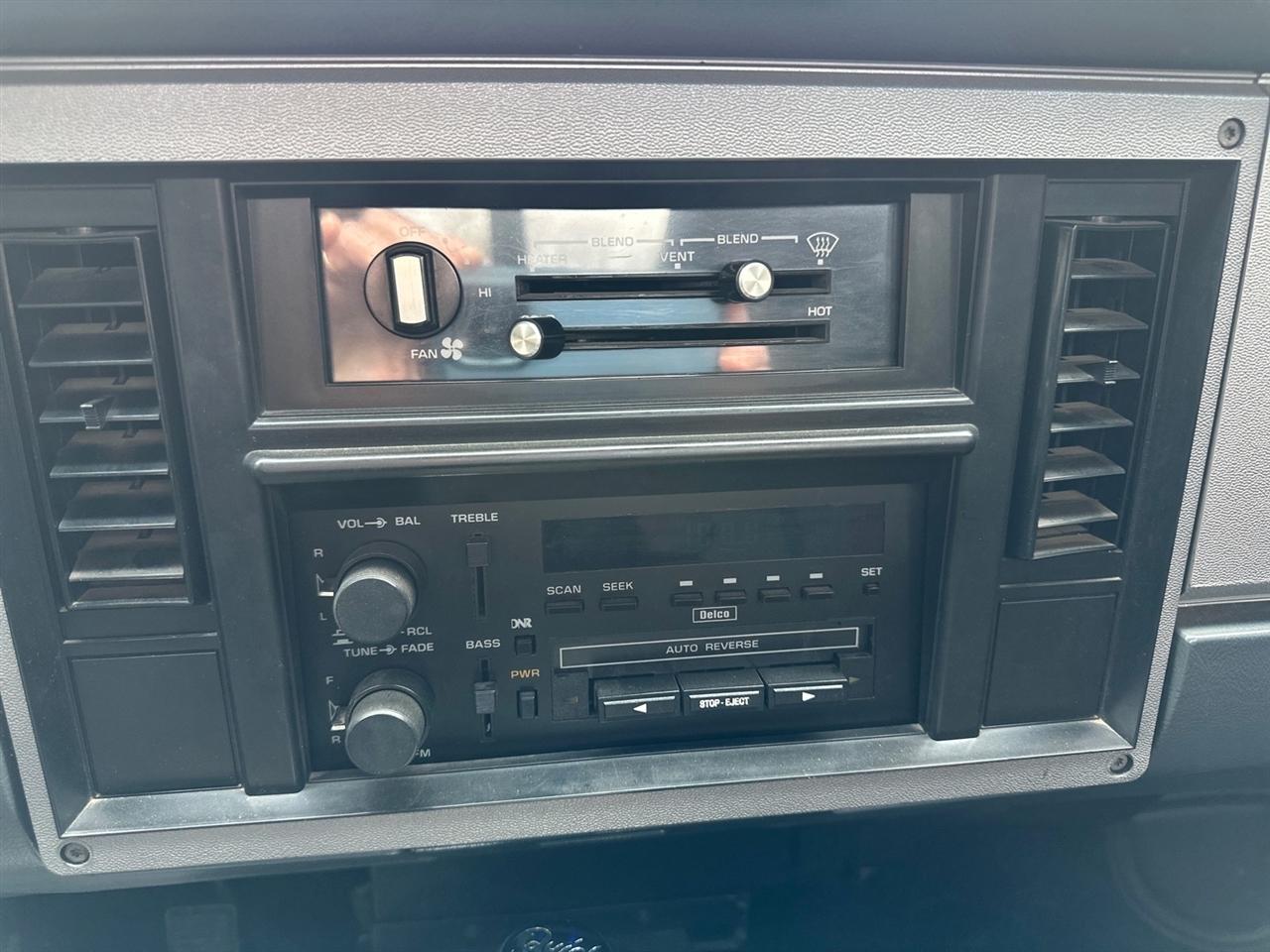 GMC S-15  1982