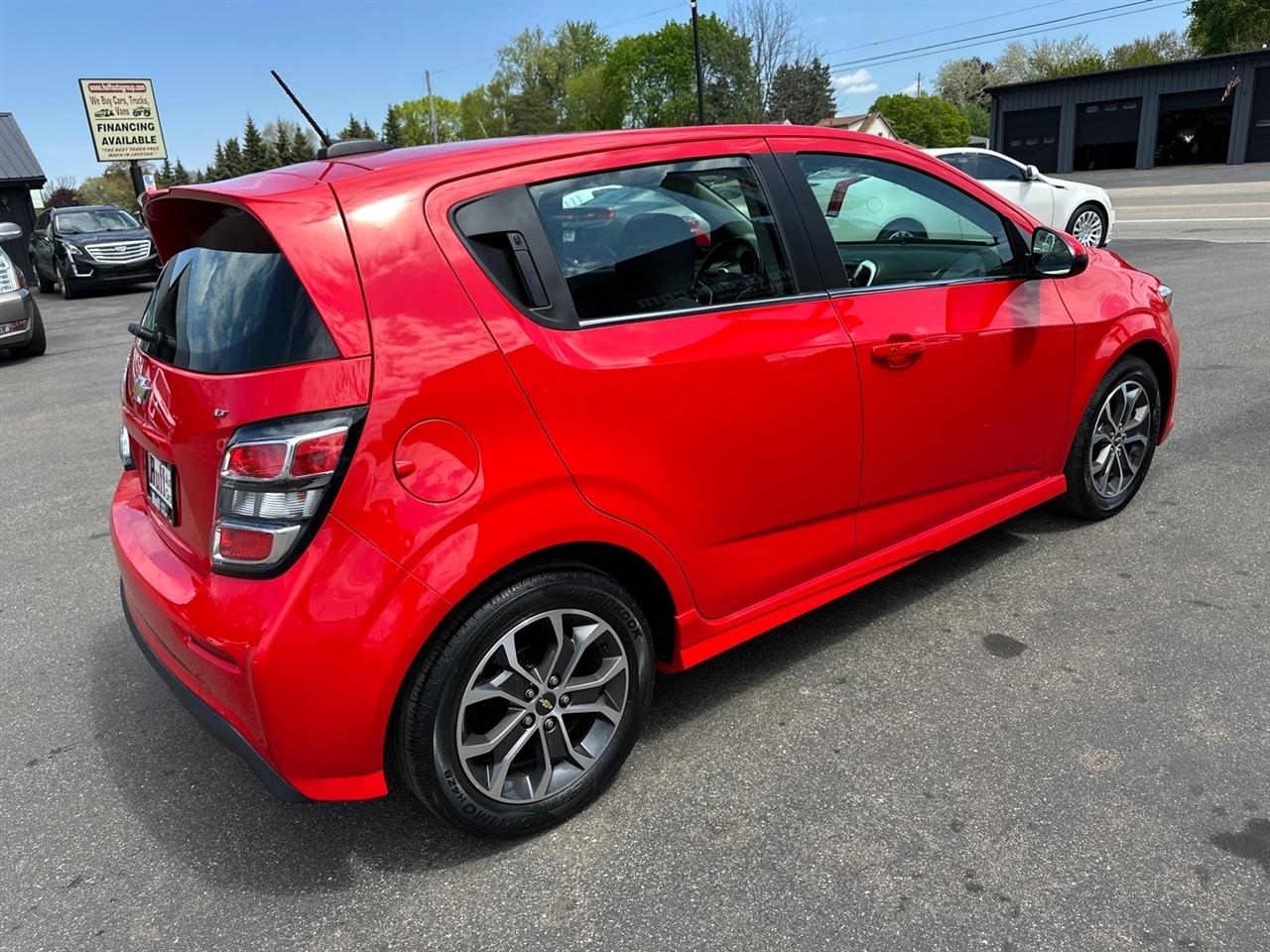 Chevrolet Sonic 5dr HB Auto LT w/1SD 2017