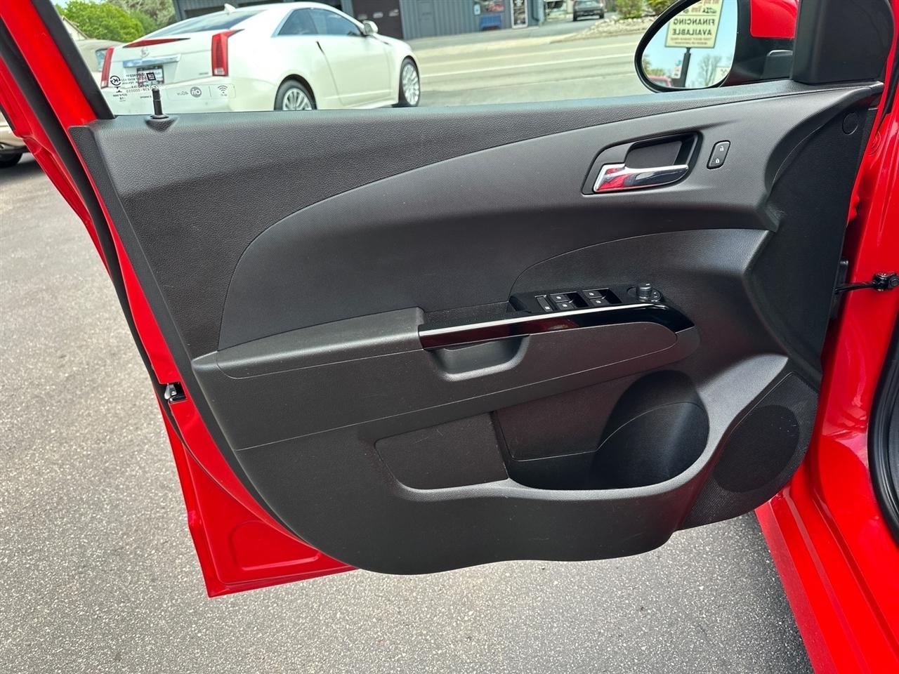 Chevrolet Sonic 5dr HB Auto LT w/1SD 2017