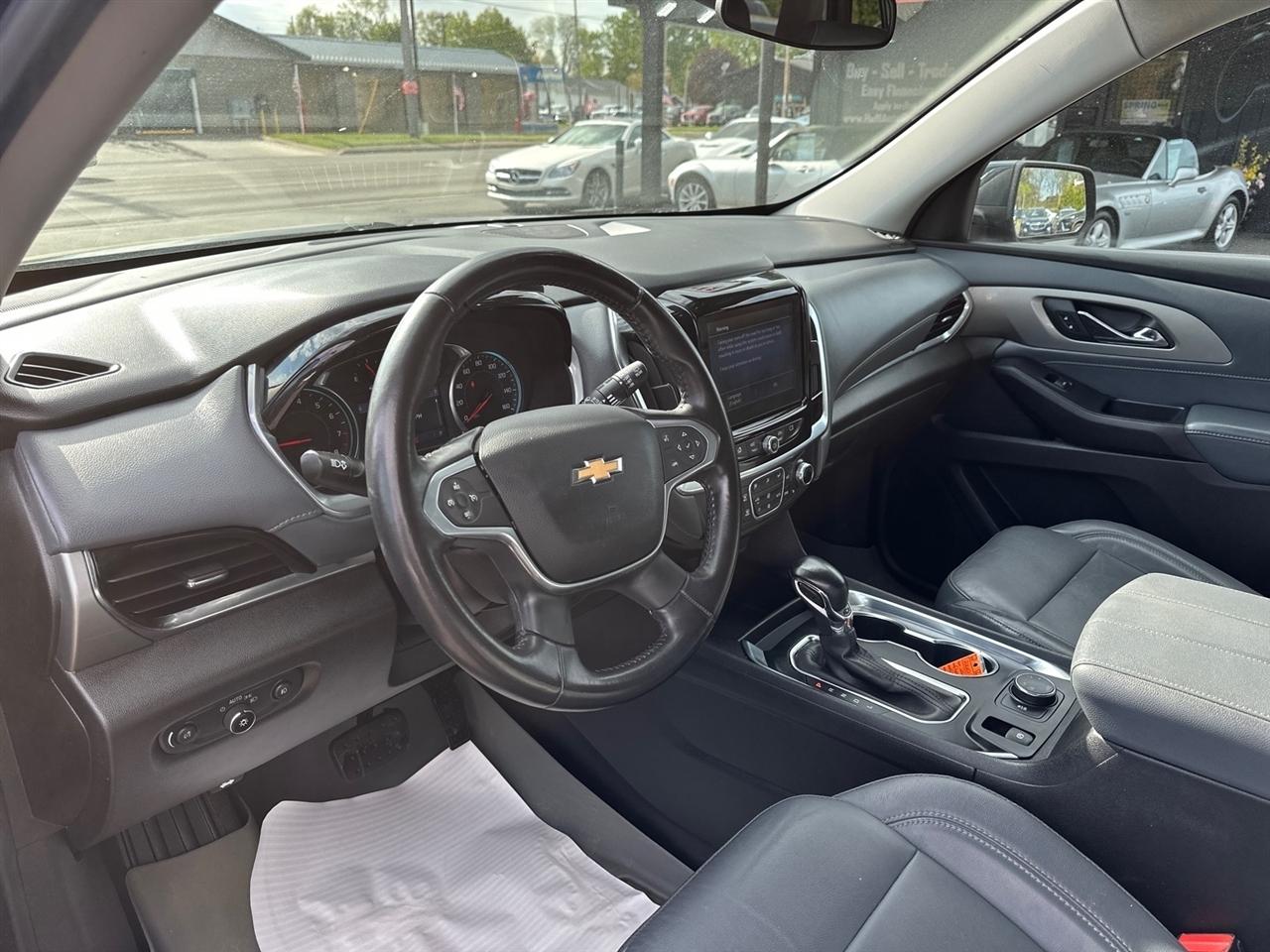 Chevrolet Traverse AWD 4dr LT Leather 2021