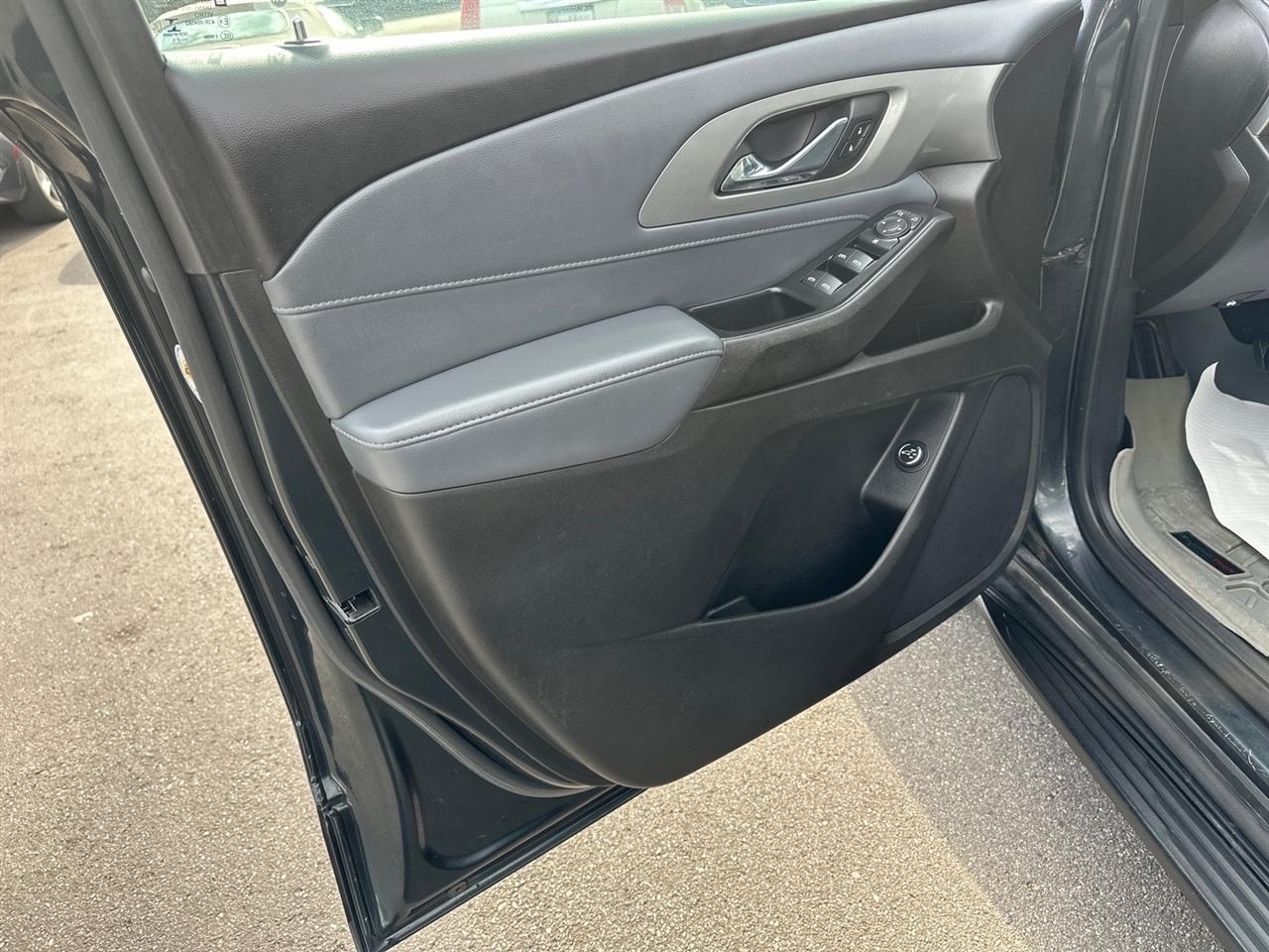Chevrolet Traverse AWD 4dr LT Leather 2021