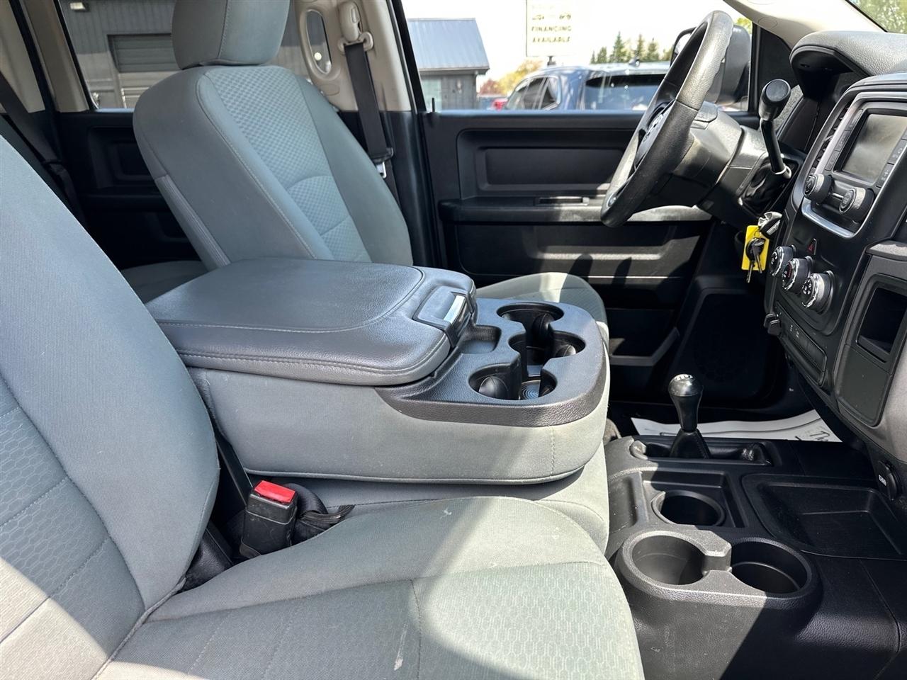 RAM 2500 Tradesman 4x4 Crew Cab 6'4" Box 2018