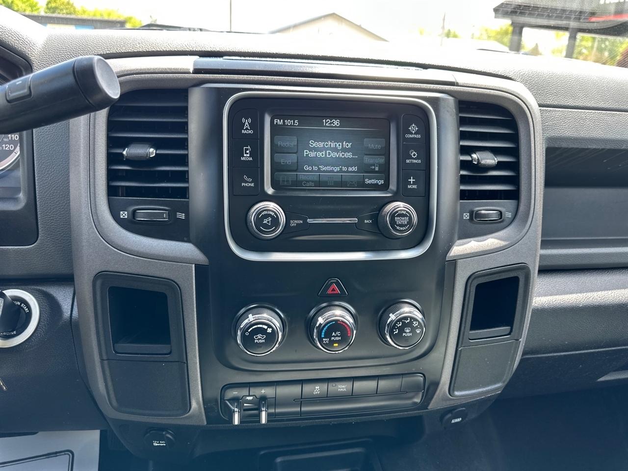 RAM 2500 Tradesman 4x4 Crew Cab 6'4" Box 2018