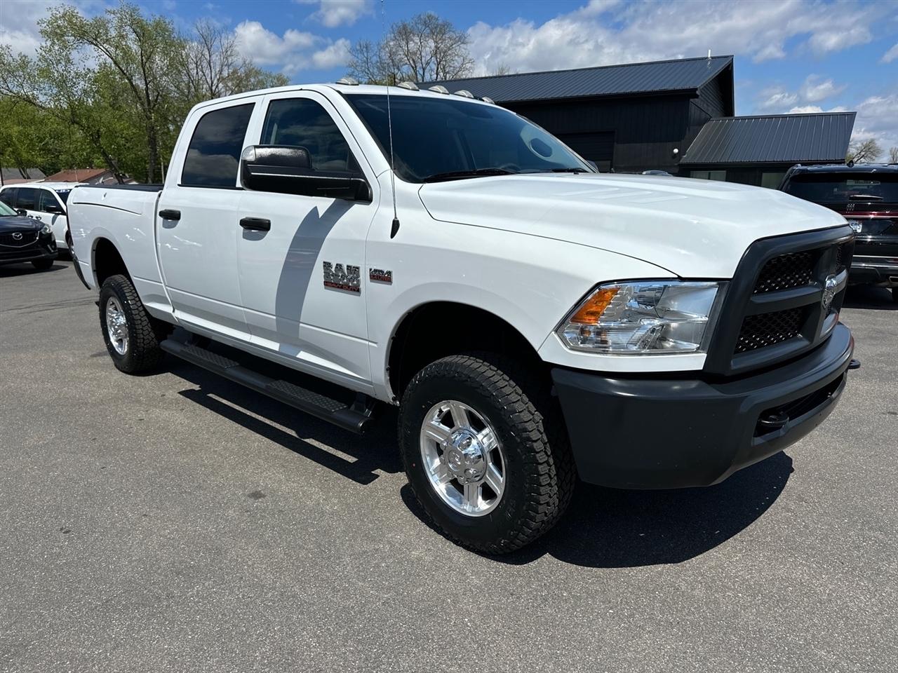 2018 RAM 2500 Tradesman 4x4 Crew Cab 6'4" Box