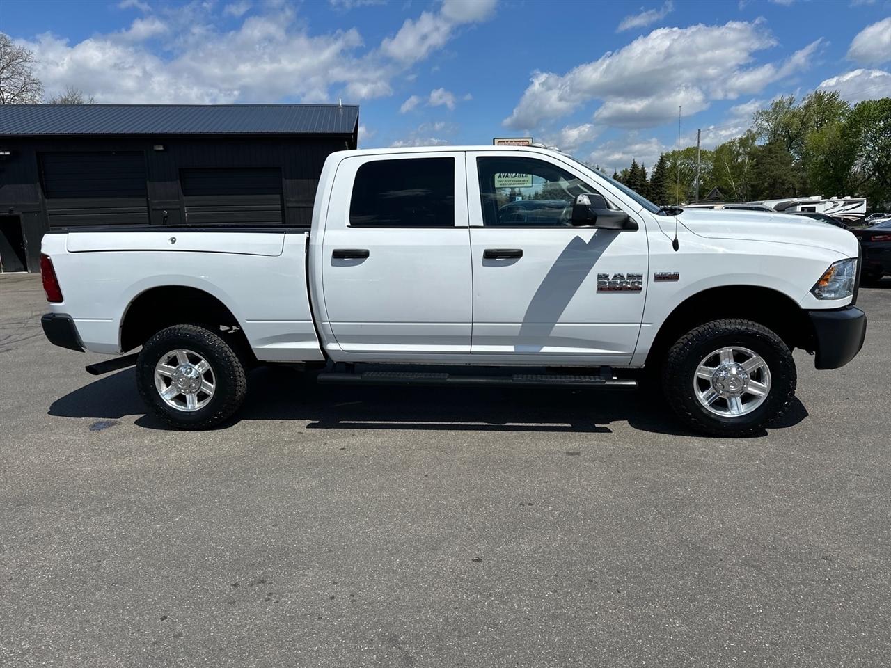 RAM 2500 Tradesman 4x4 Crew Cab 6'4" Box 2018
