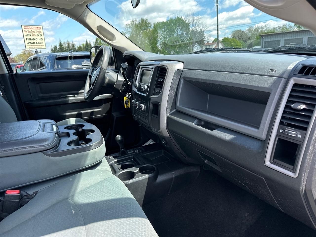 RAM 2500 Tradesman 4x4 Crew Cab 6'4" Box 2018