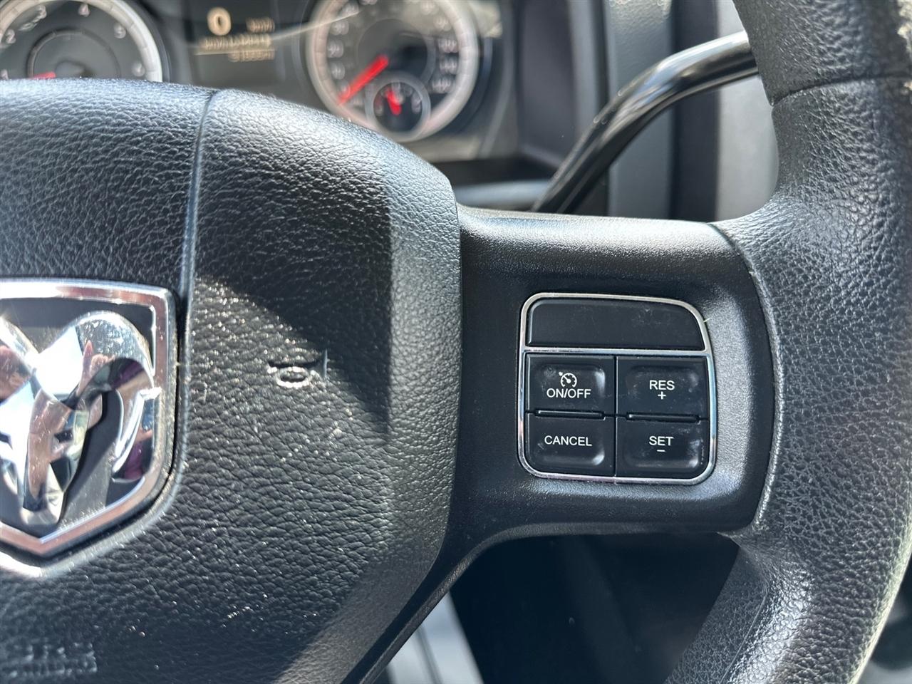 RAM 2500 Tradesman 4x4 Crew Cab 6'4" Box 2018