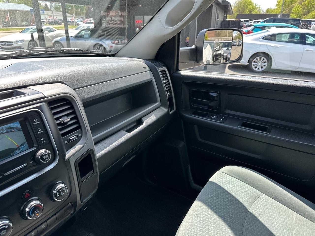 RAM 2500 Tradesman 4x4 Crew Cab 6'4" Box 2018
