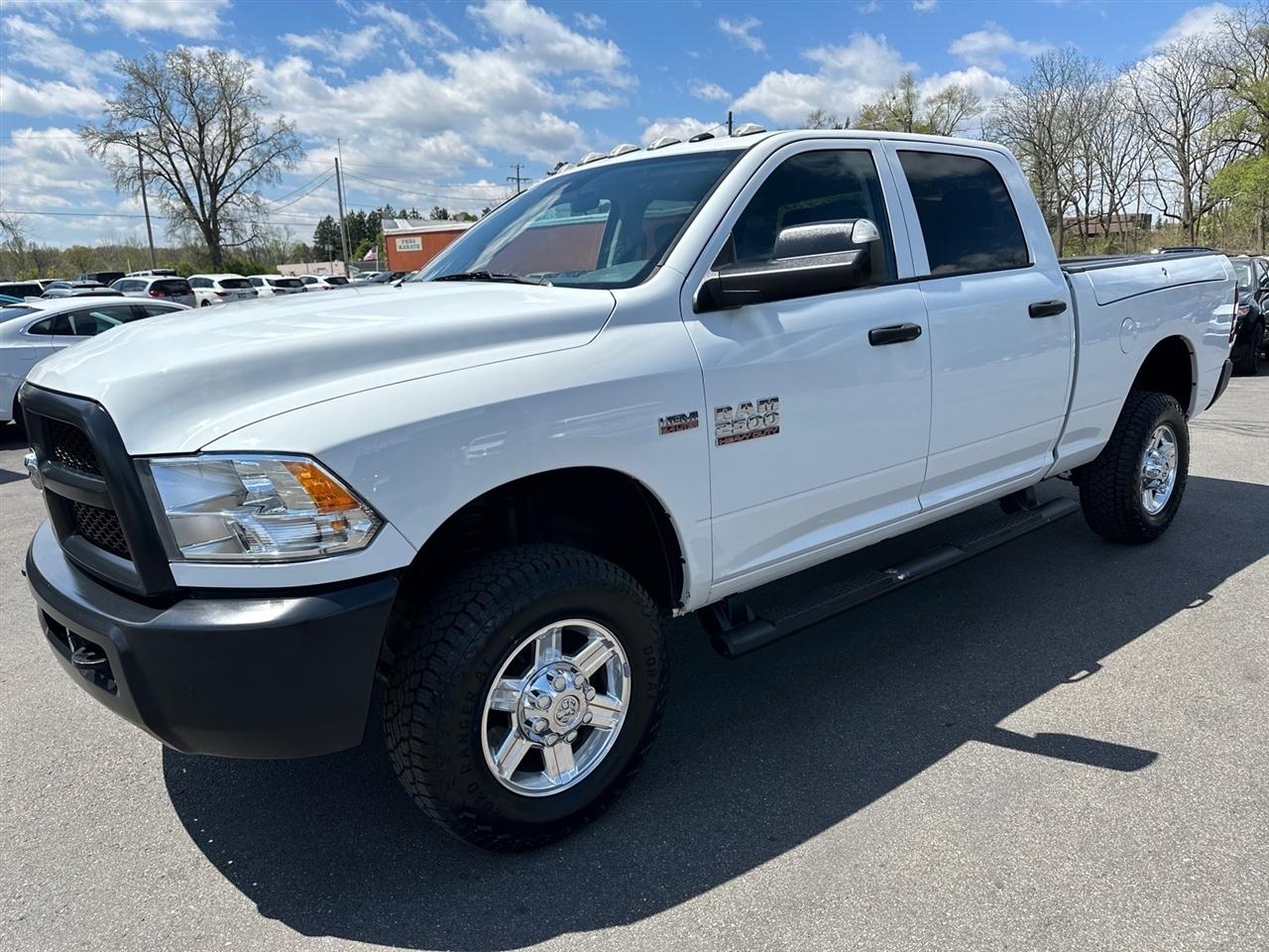 RAM 2500 Tradesman 4x4 Crew Cab 6'4" Box 2018
