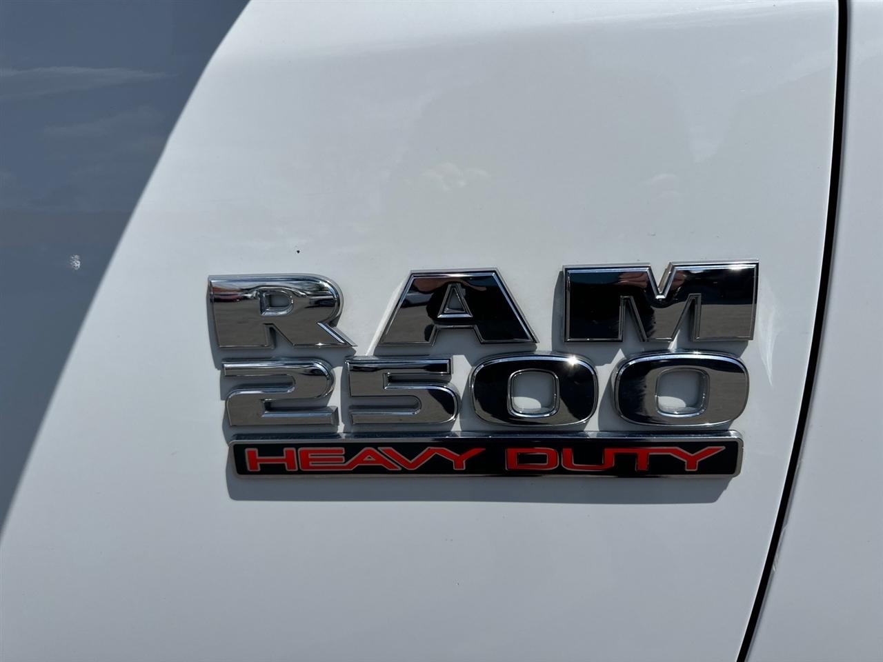 RAM 2500 Tradesman 4x4 Crew Cab 6'4" Box 2018