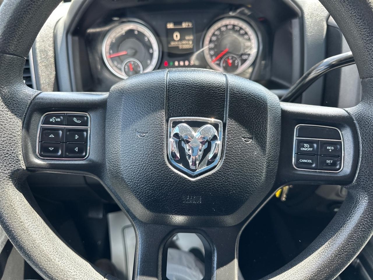 RAM 2500 Tradesman 4x4 Crew Cab 6'4" Box 2018