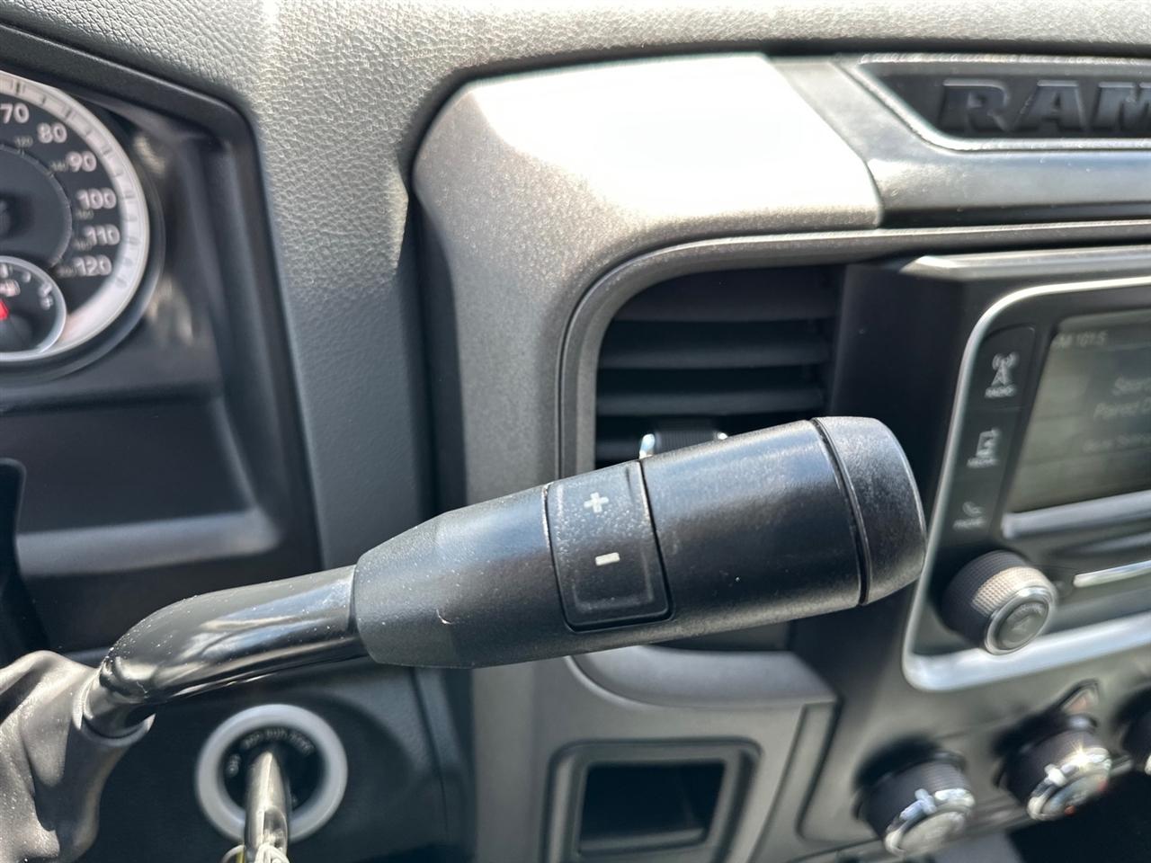 RAM 2500 Tradesman 4x4 Crew Cab 6'4" Box 2018