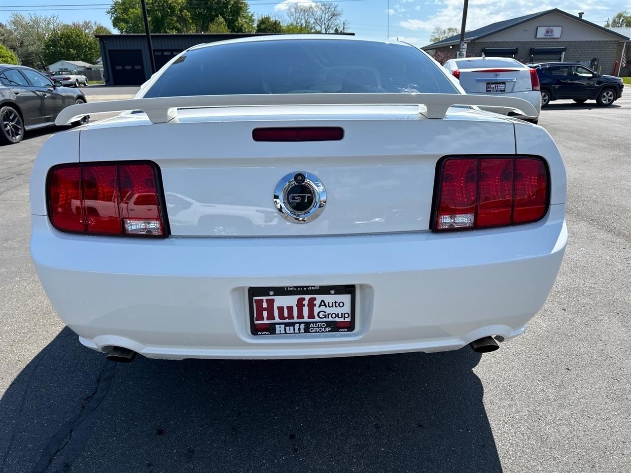 Ford Mustang 2dr Cpe GT Deluxe 2006