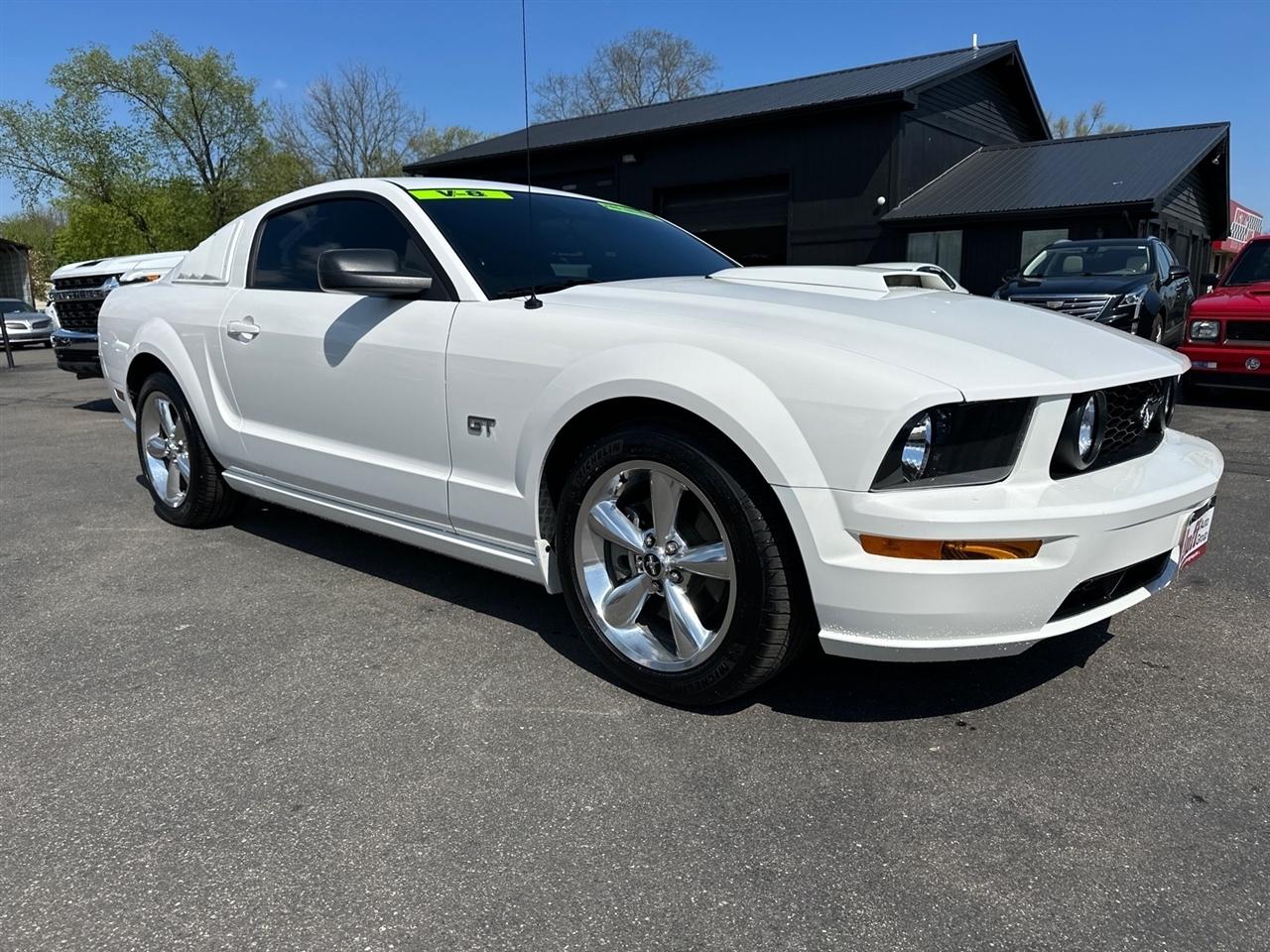 2006 Ford Mustang 2dr Cpe GT Deluxe