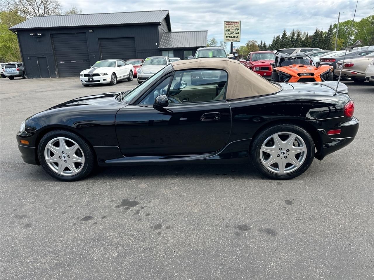 Mazda MX-5 Miata 2dr Conv LS 6-Spd Manual 2004