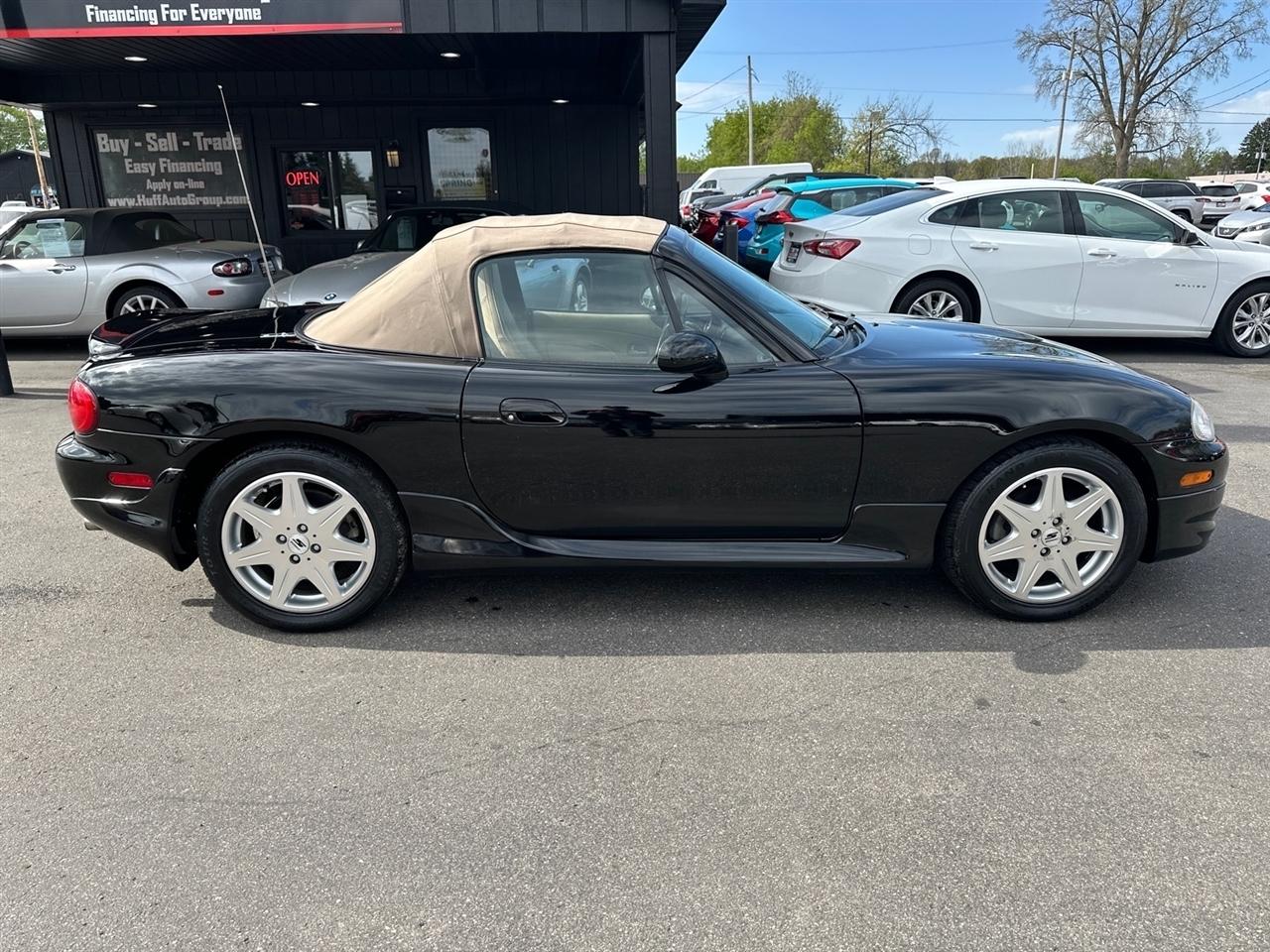 Mazda MX-5 Miata 2dr Conv LS 6-Spd Manual 2004