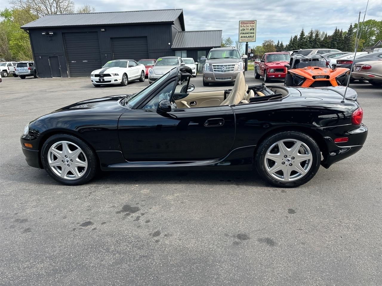 Mazda MX-5 Miata 2dr Conv LS 6-Spd Manual 2004