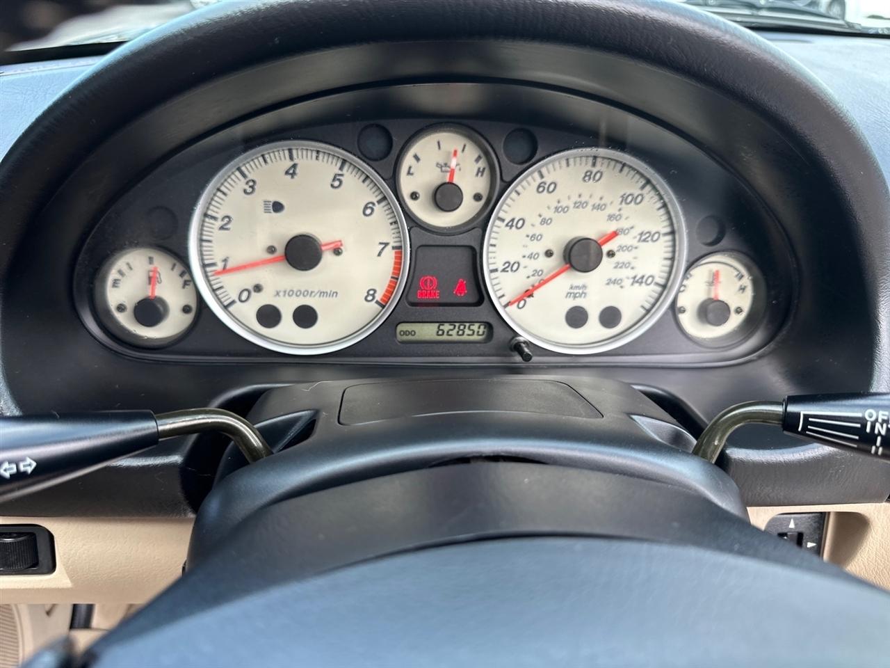 Mazda MX-5 Miata 2dr Conv LS 6-Spd Manual 2004