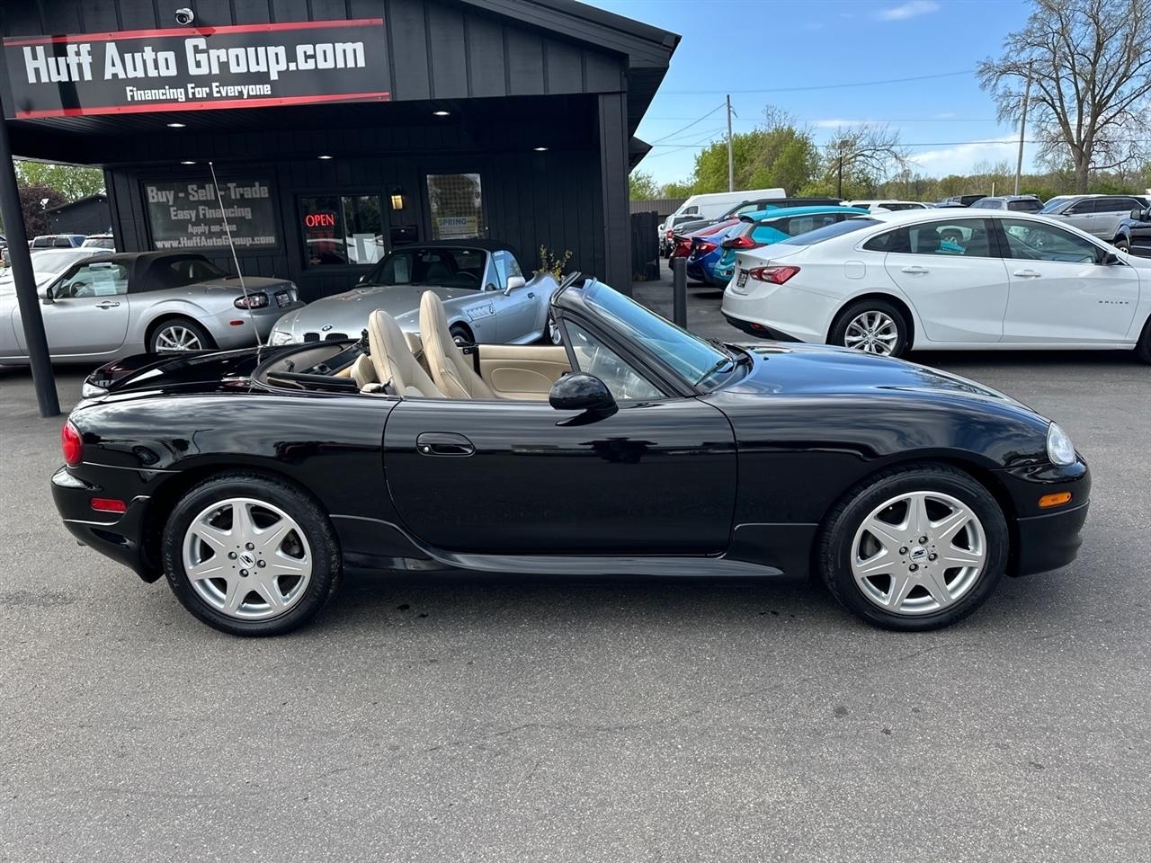 Mazda MX-5 Miata 2dr Conv LS 6-Spd Manual 2004