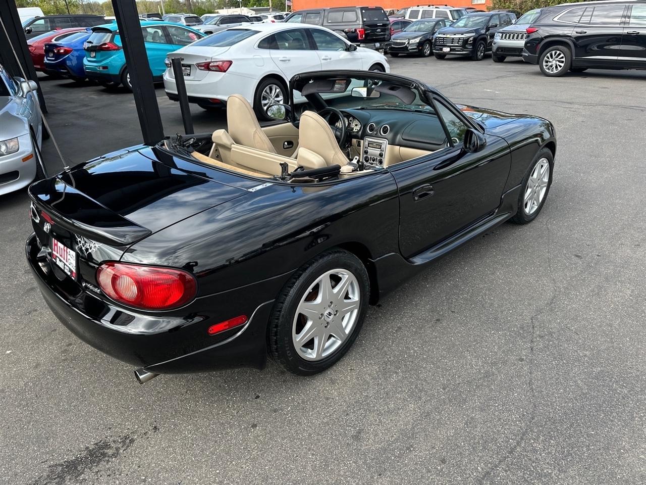 Mazda MX-5 Miata 2dr Conv LS 6-Spd Manual 2004