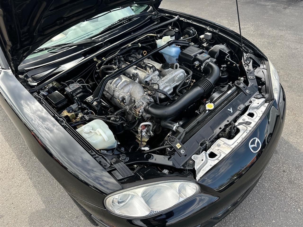 Mazda MX-5 Miata 2dr Conv LS 6-Spd Manual 2004