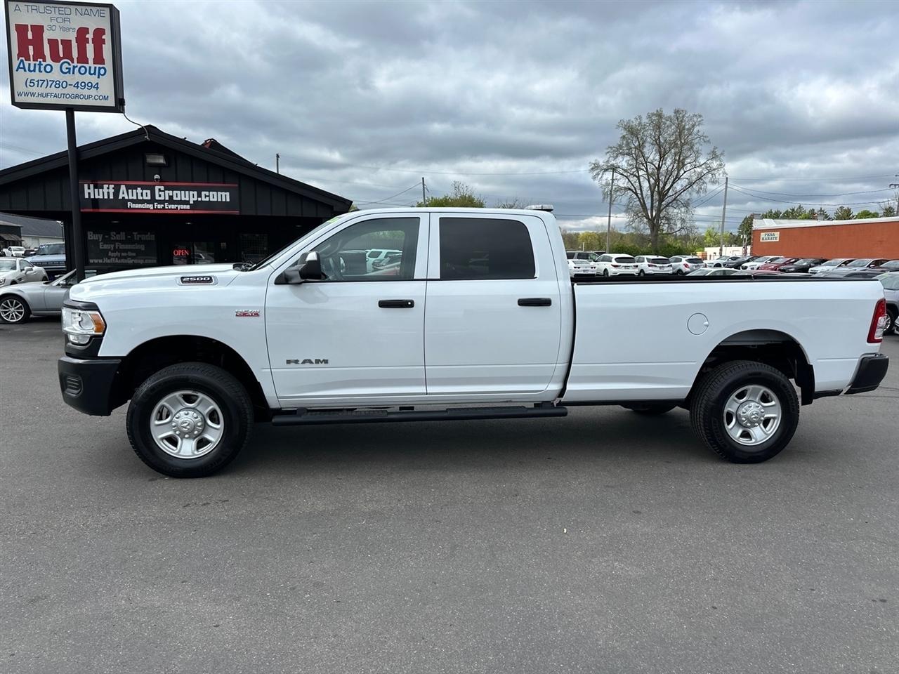 RAM 2500 Tradesman 4x4 Crew Cab 8' Box 2022