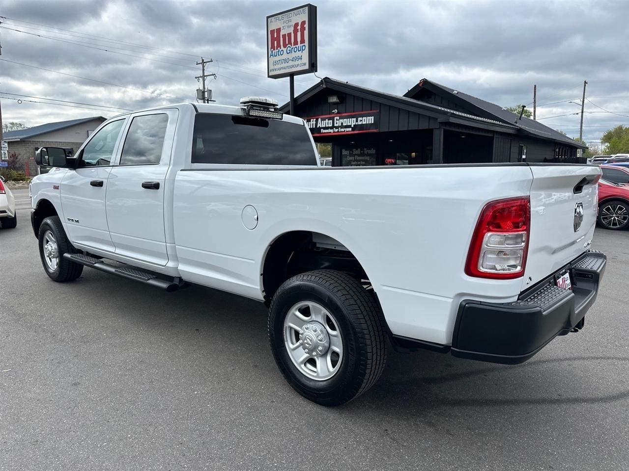 RAM 2500 Tradesman 4x4 Crew Cab 8' Box 2022