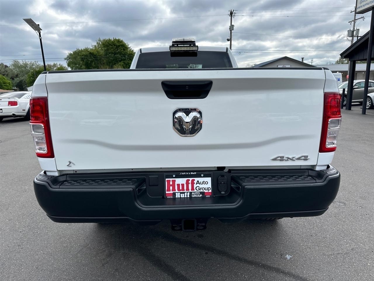 RAM 2500 Tradesman 4x4 Crew Cab 8' Box 2022