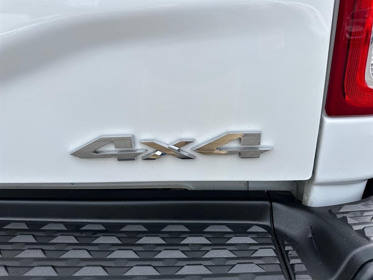 RAM 2500 Tradesman 4x4 Crew Cab 8' Box 2022