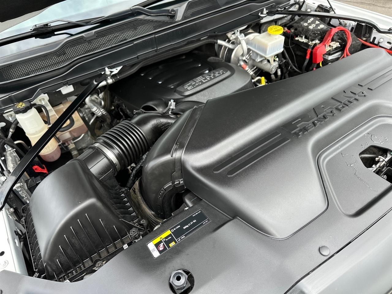 RAM 2500 Tradesman 4x4 Crew Cab 8' Box 2022