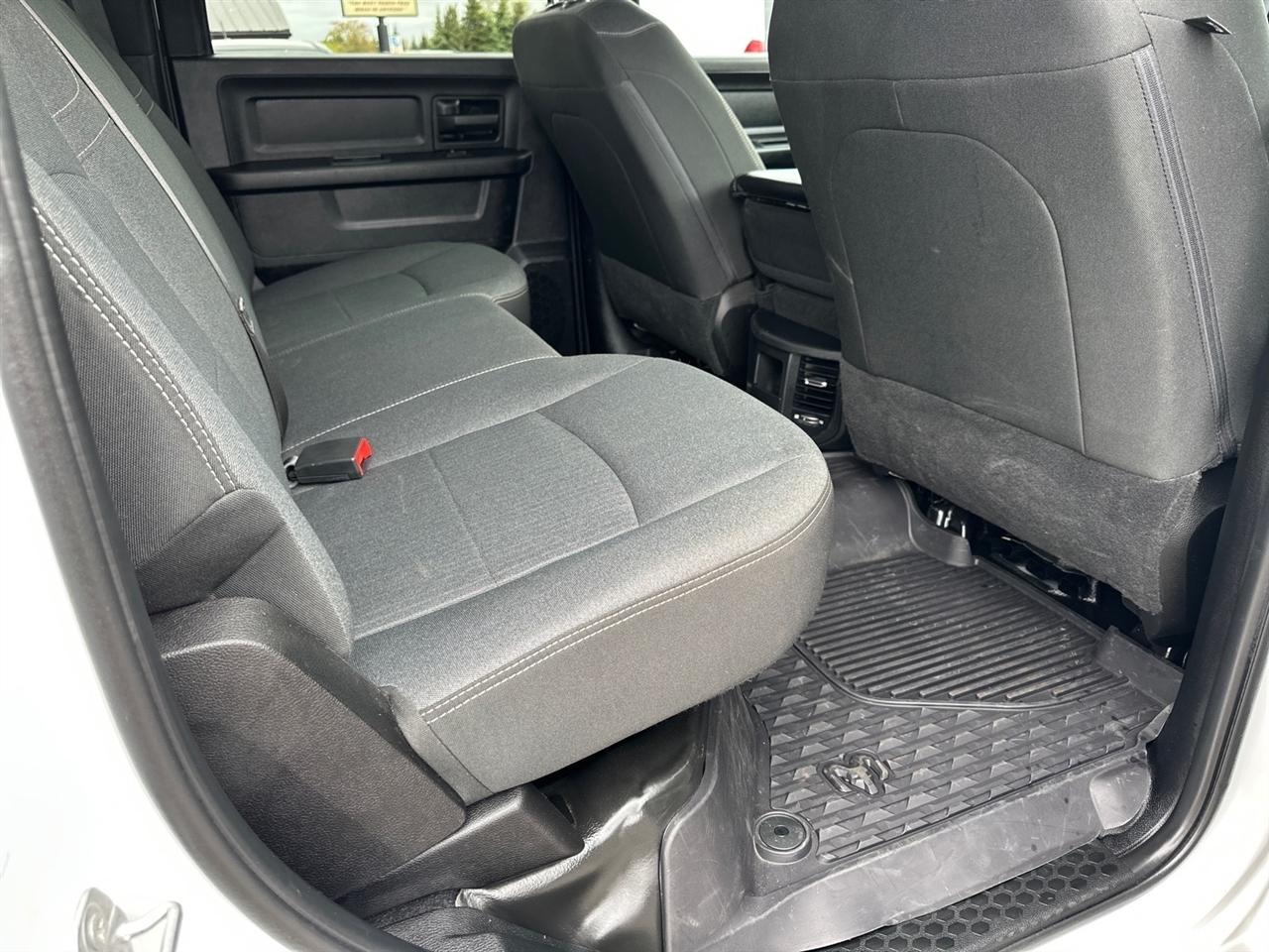 RAM 2500 Tradesman 4x4 Crew Cab 8' Box 2022
