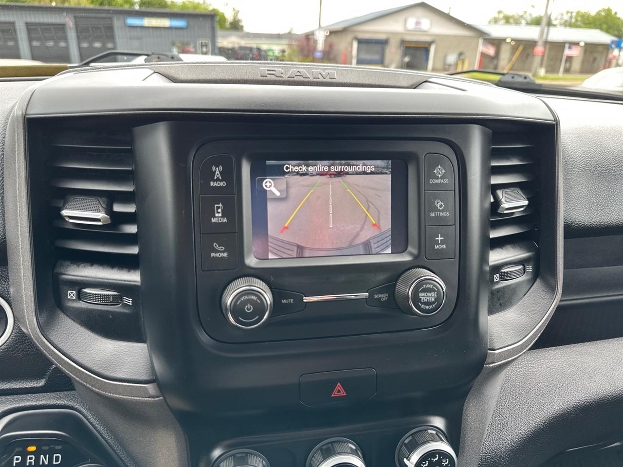 RAM 2500 Tradesman 4x4 Crew Cab 8' Box 2022