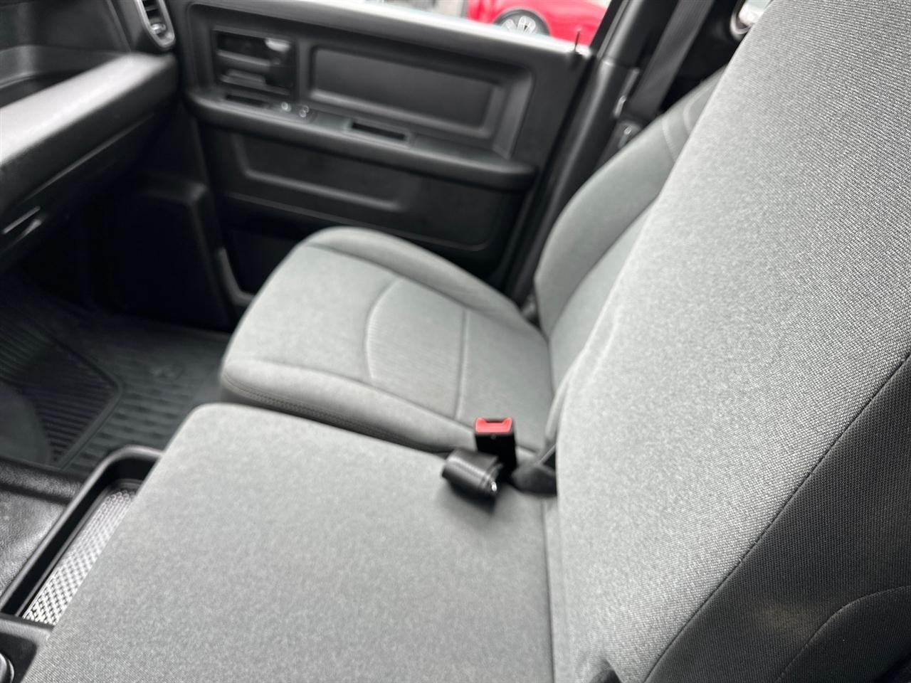 RAM 2500 Tradesman 4x4 Crew Cab 8' Box 2022