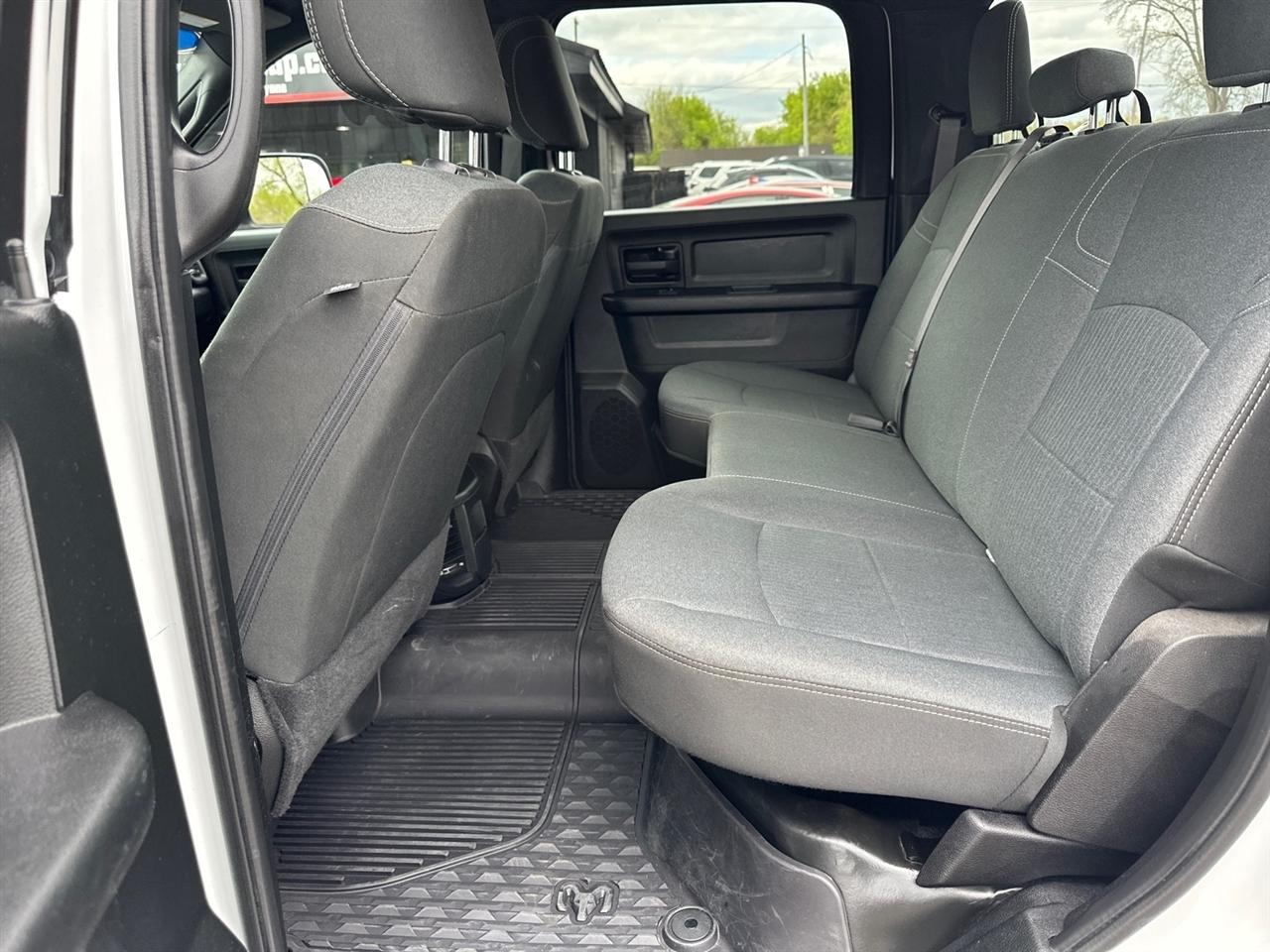 RAM 2500 Tradesman 4x4 Crew Cab 8' Box 2022