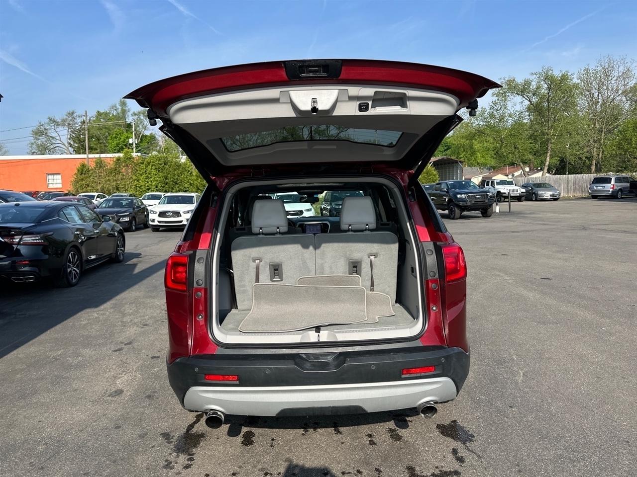 GMC Acadia AWD 4dr SLT w/SLT-1 2017