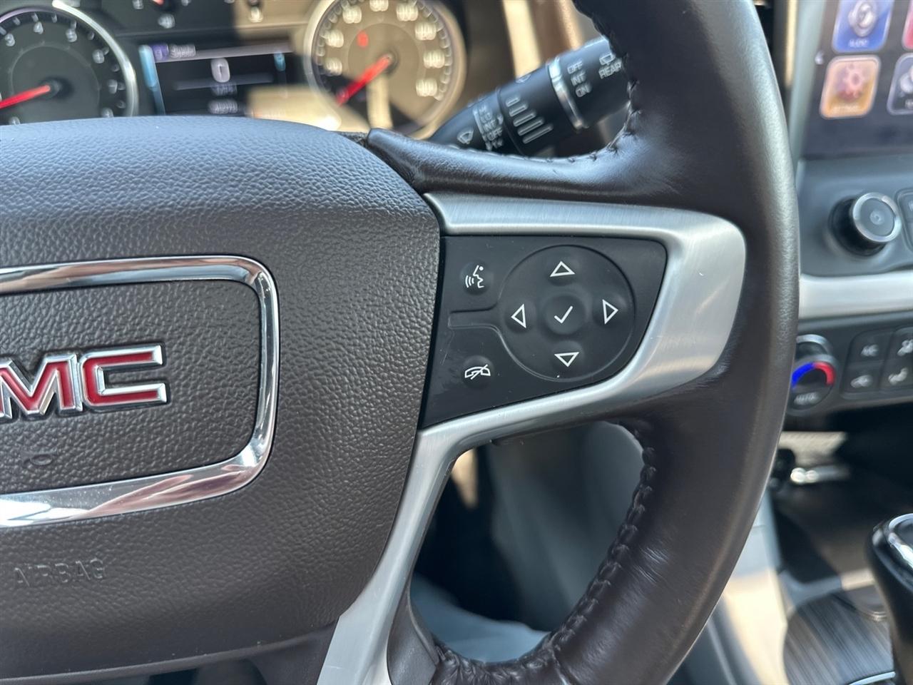 GMC Acadia AWD 4dr SLT w/SLT-1 2017