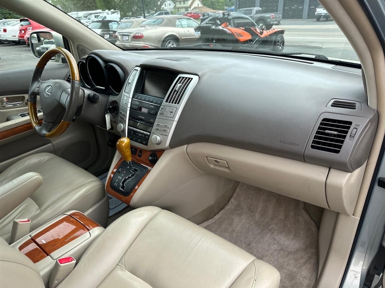 Lexus RX 330 4dr SUV AWD 2004