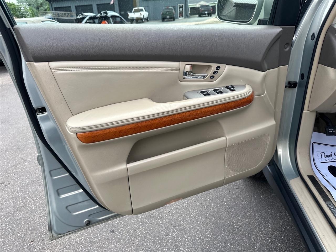 Lexus RX 330 4dr SUV AWD 2004